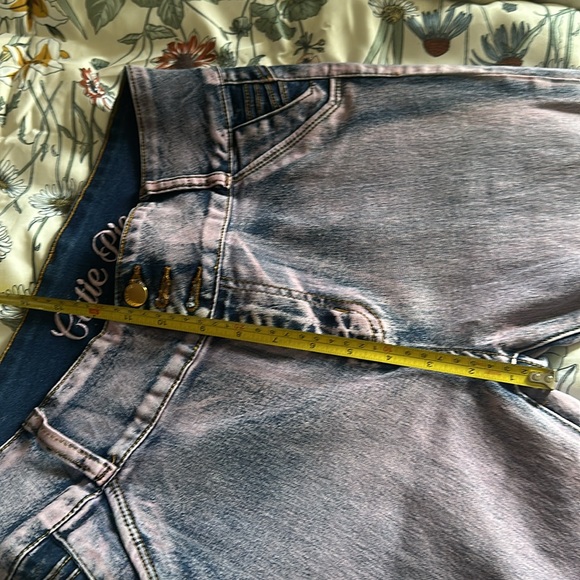 Cutie pie jeans-5 for $20 deal!!! ⭐️ - Picture 6 of 8